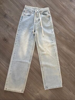 Light Wash womens Straight-Leg Jeans  - Light Blue preowned but never worn 25